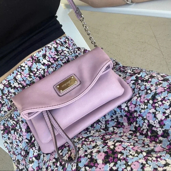Nine West crossbody & wristlet in one - Picture 1 of 16